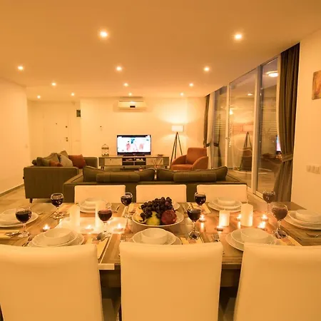Sleeps 10 With Pool And Air Con Kalkan