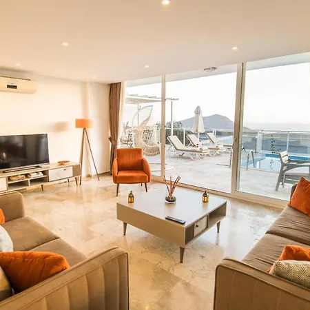 Vila Sleeps 10 With Pool And Air Con