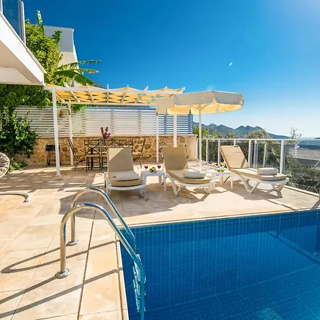 Sleeps 10 With Pool And Air Con Kalkan