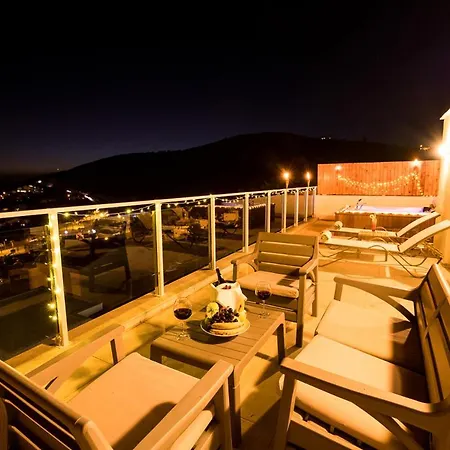 Sleeps 10 With Pool And Air Con *